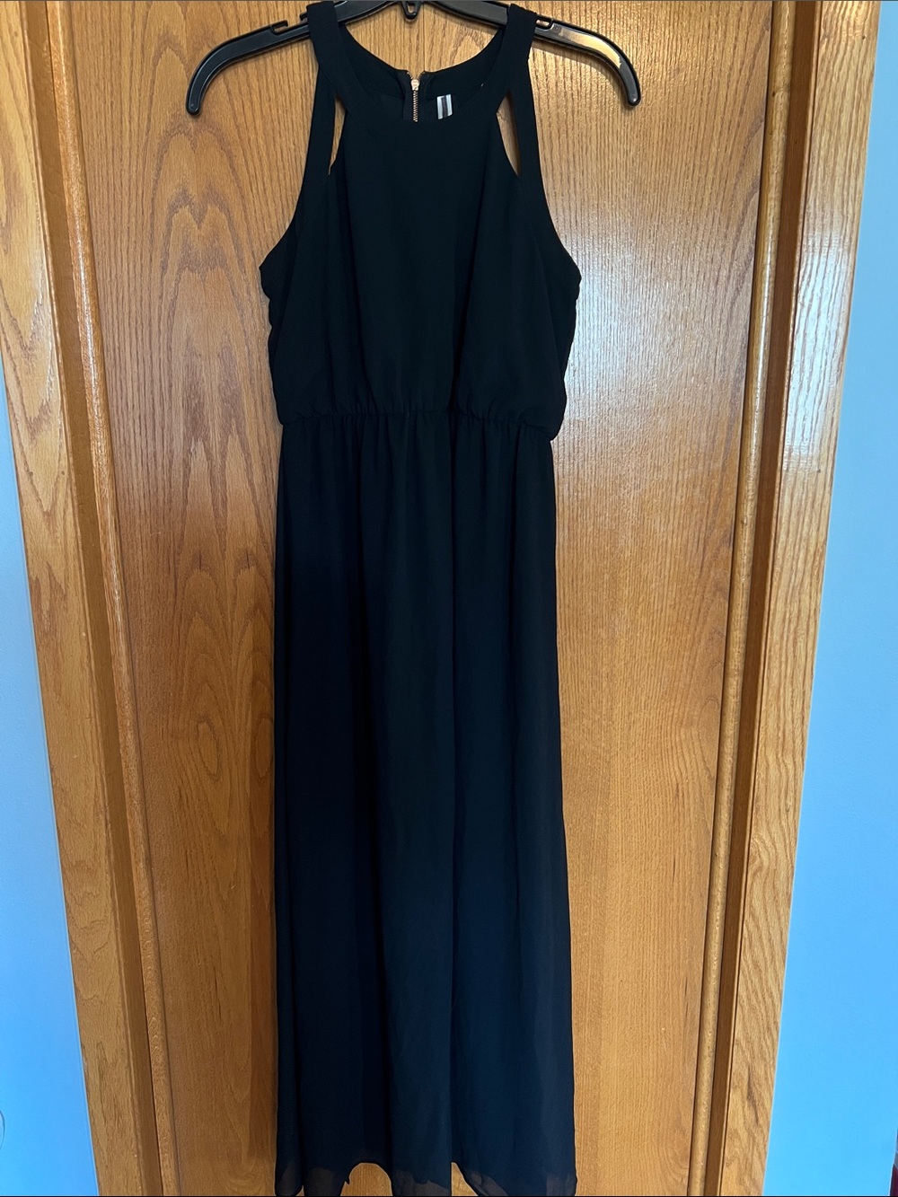 Black Sleeveless Halter Maxi Dress